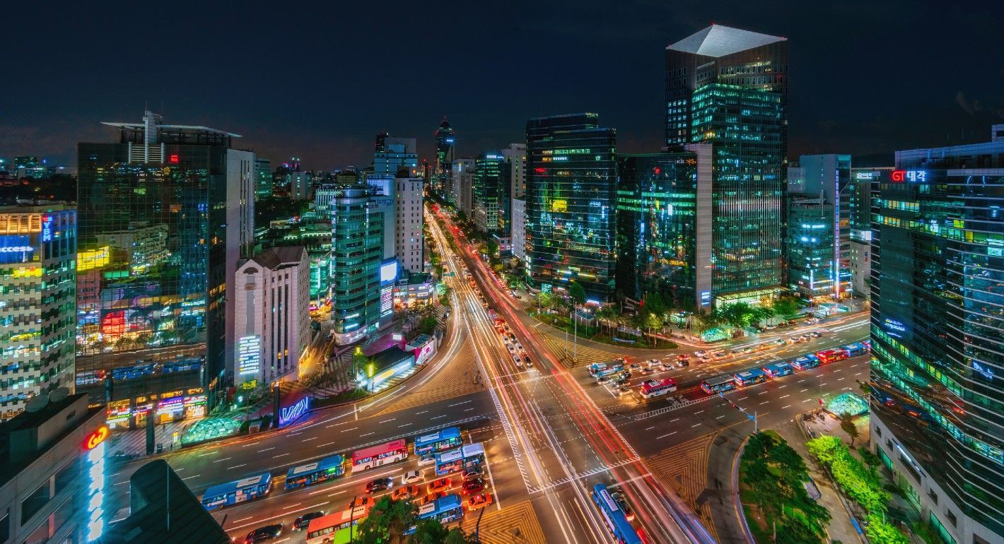 夜晚的首尔市, 车流与灯光交织