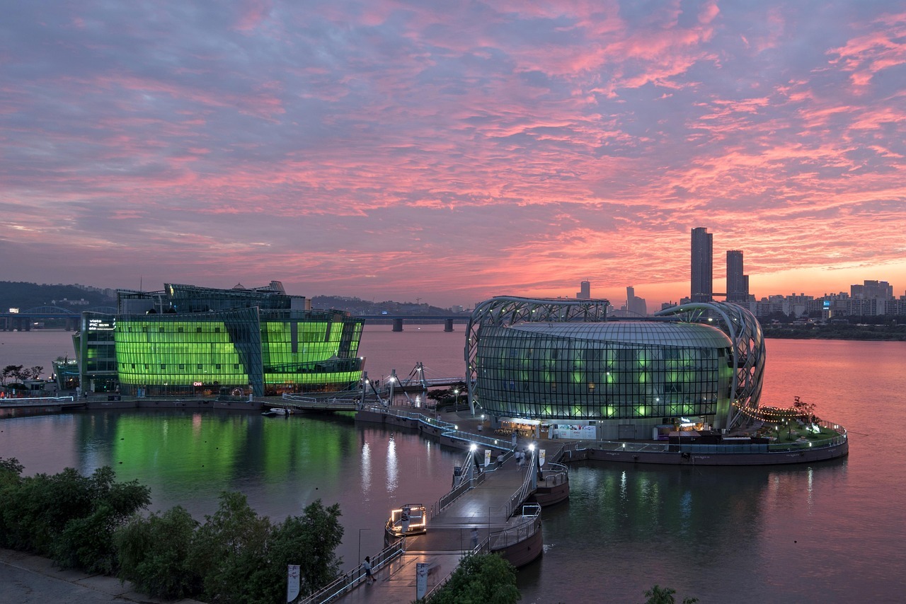 Picture of the two floating islands on Han River at sunset